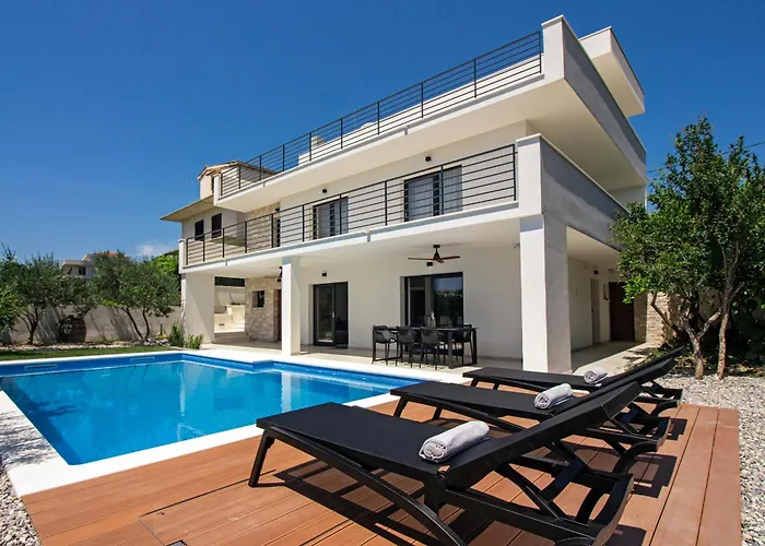 Family House \