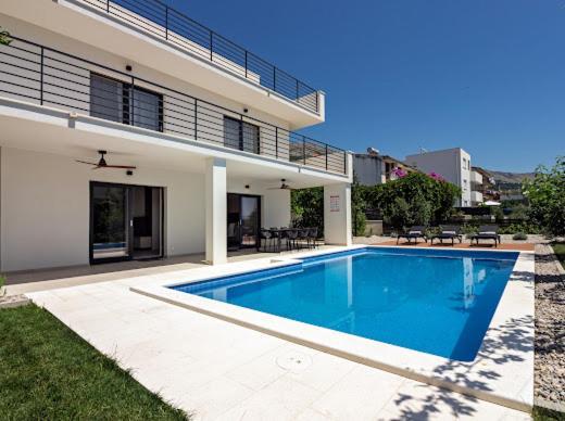 Family House 